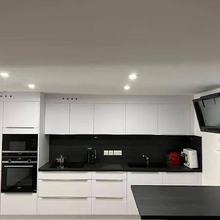 Design Entier Neuf A Paris * Жантийи
